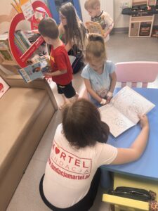 Read more about the article 42. Biblioteczne Serce trafiło do szpitala w Wągrowcu! 💝📚