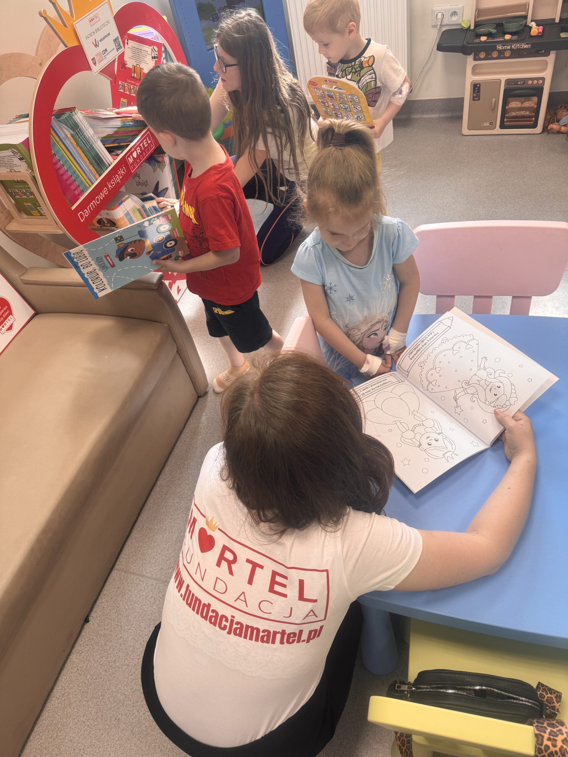 You are currently viewing 42. Biblioteczne Serce trafiło do szpitala w Wągrowcu! 💝📚